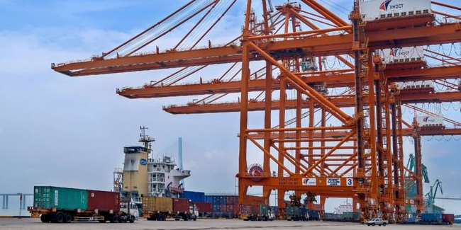厦门港内贸集装箱班轮航线26条，业务同比增长26.3%